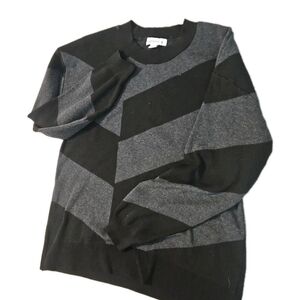 Liz Claiborne Ŵomen Black and Gray Chevron Sweater